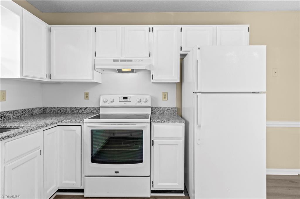 65 Carrisbrooke Lane Property Photo 8