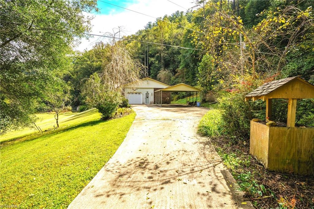 5521 Elk Creek Darby Road Property Photo 15
