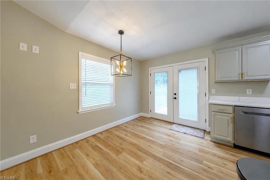 4302 Forest Manor Drive Property Photo 6