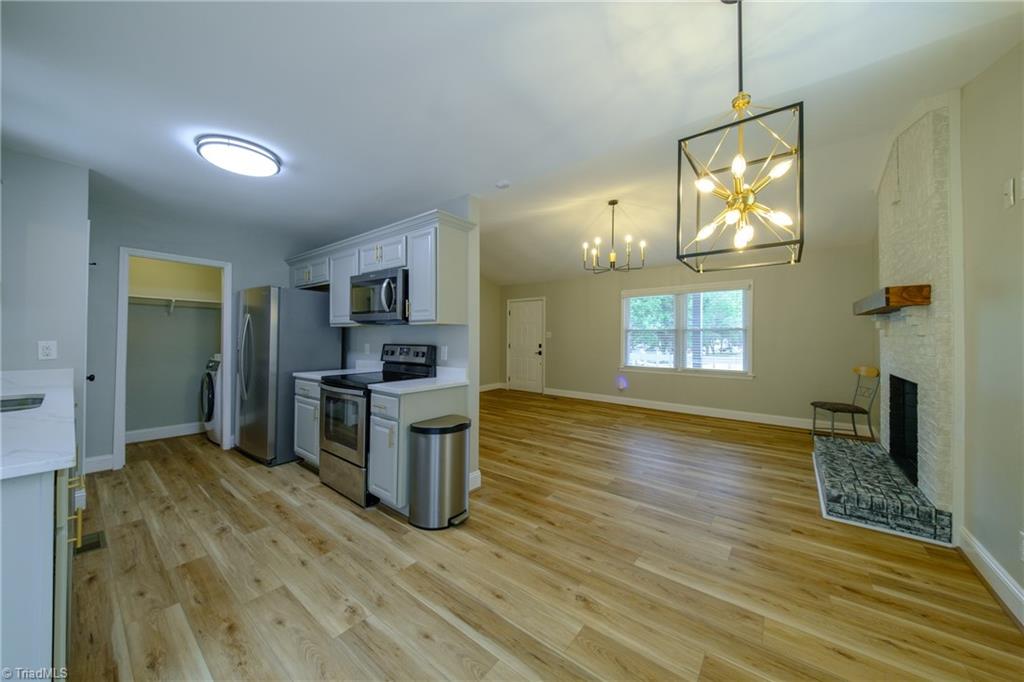 4302 Forest Manor Drive Property Photo 9