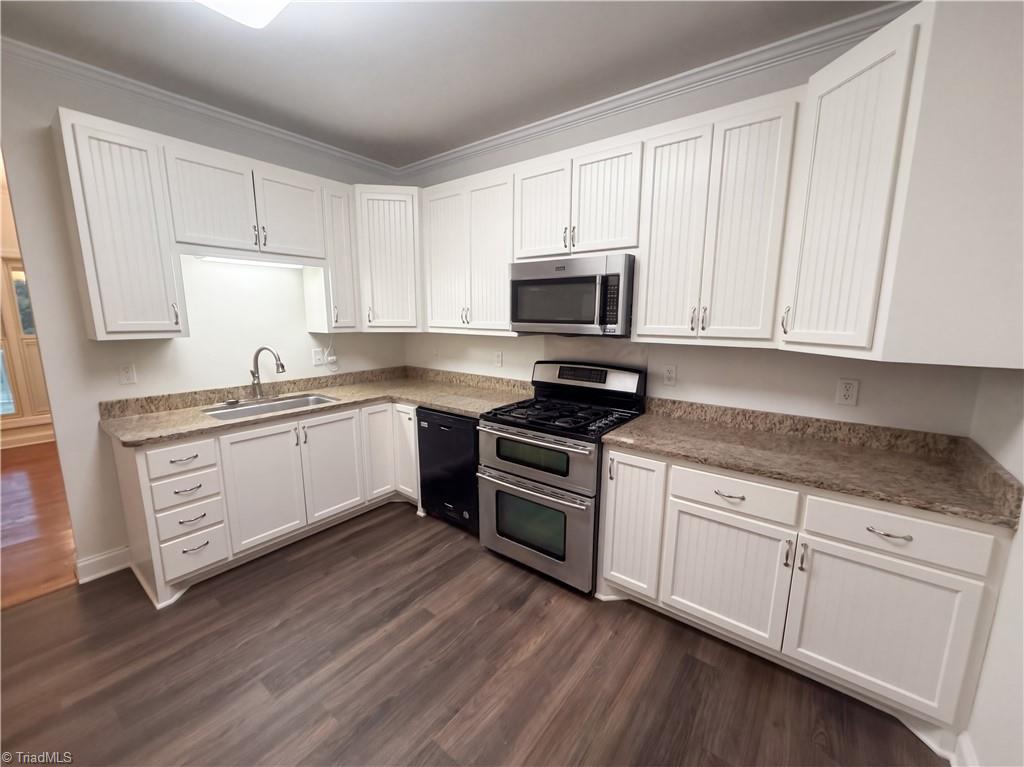 3943 Keller Court Property Photo 27