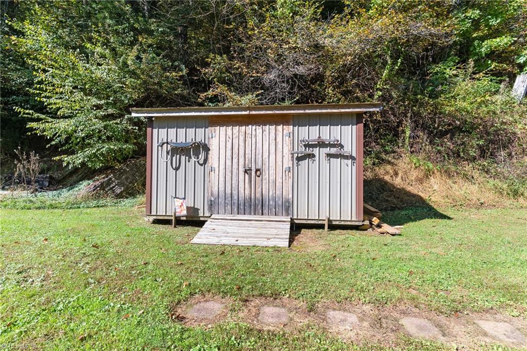 99 Lynn Lane Property Photo 32