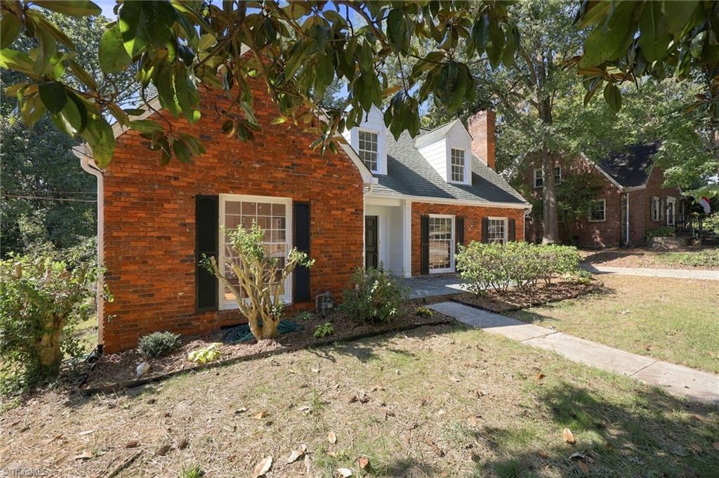 1007 Wellington Street Property Photo 2