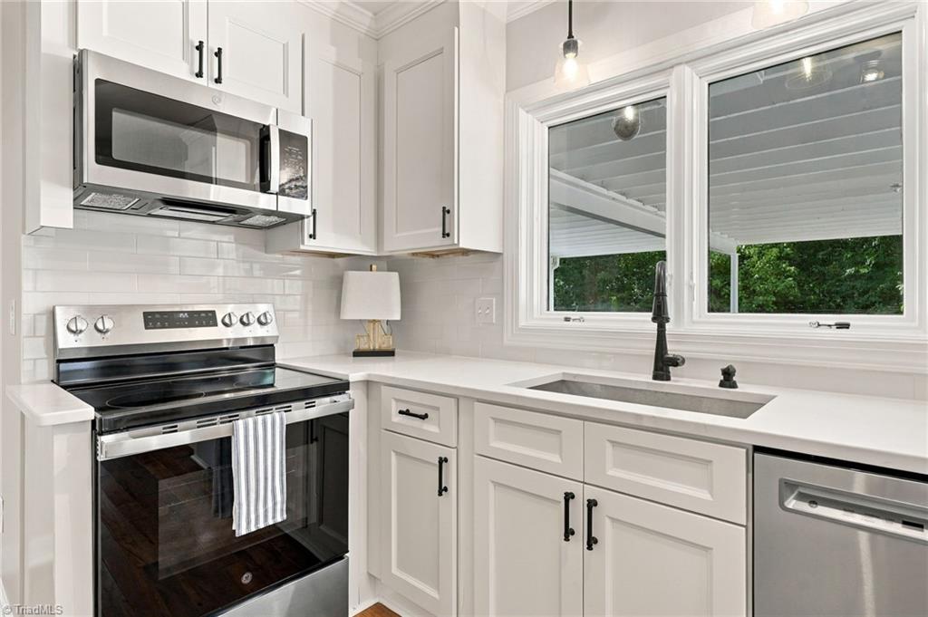 1007 Wellington Street Property Photo 6