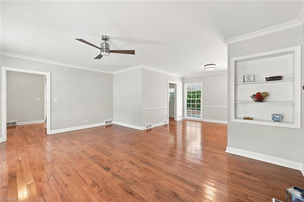 1007 Wellington Street Property Photo 9