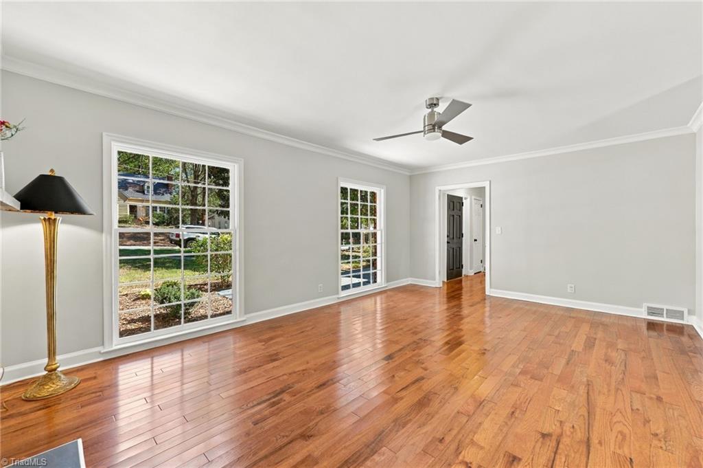 1007 Wellington Street Property Photo 12