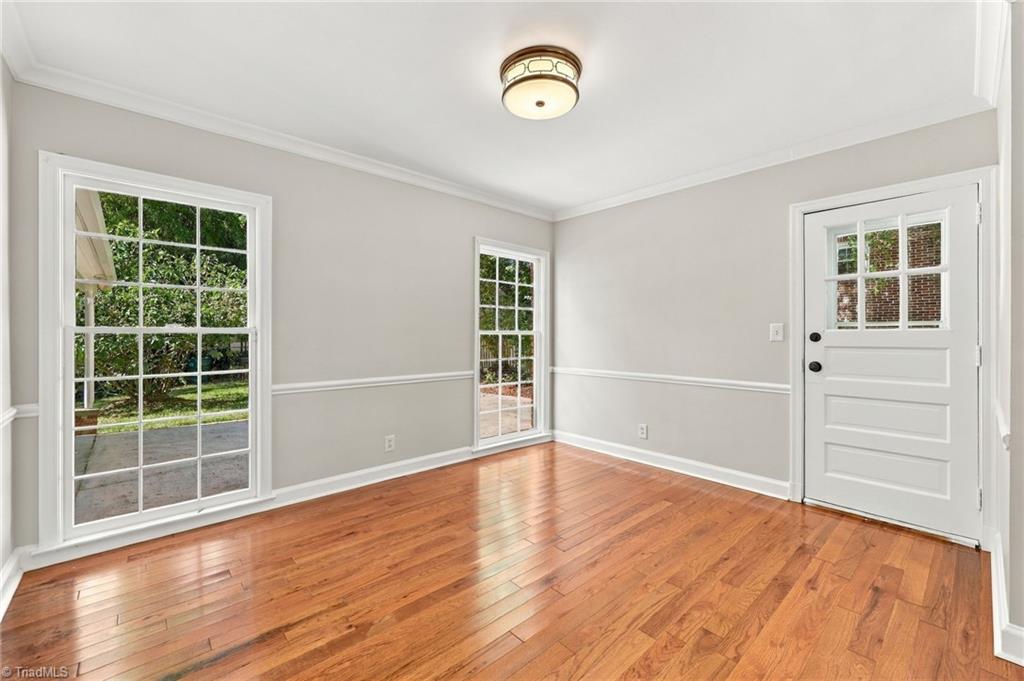 1007 Wellington Street Property Photo 16
