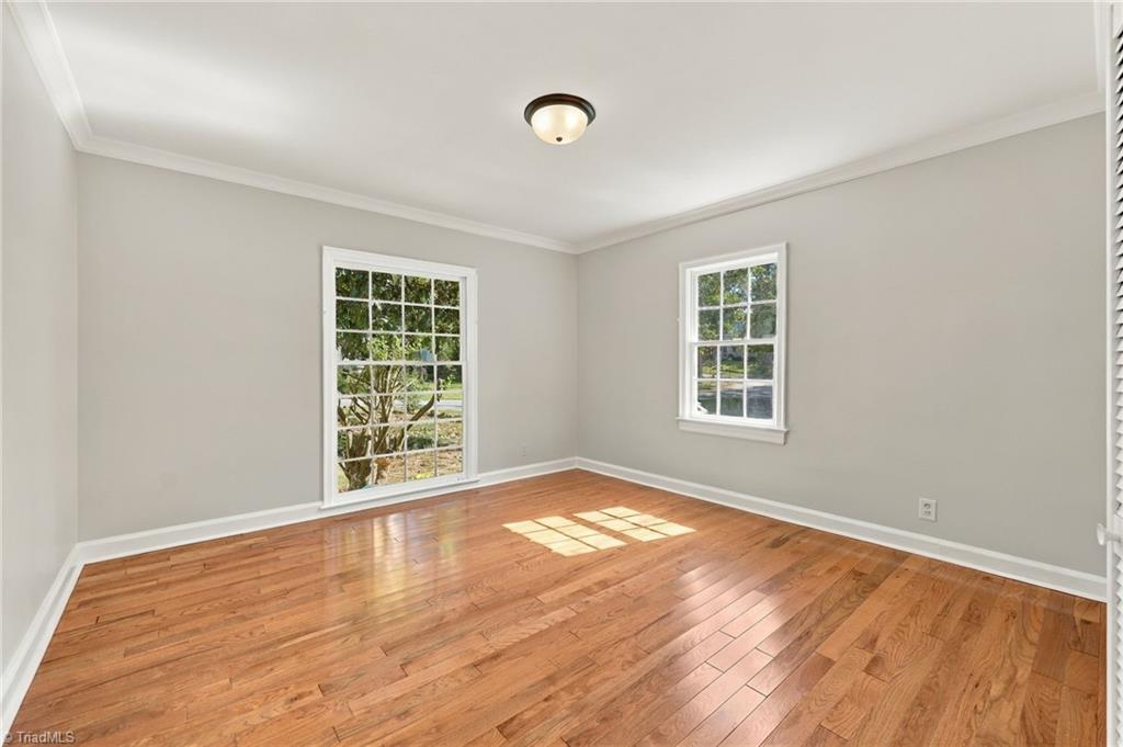 1007 Wellington Street Property Photo 22