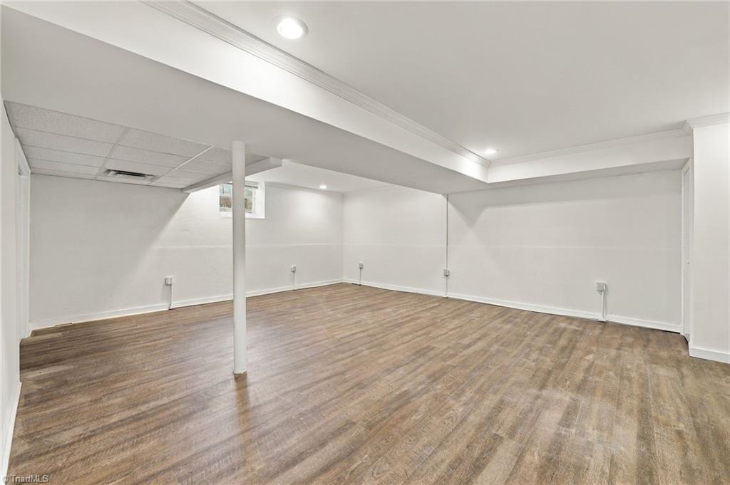 1007 Wellington Street Property Photo 26