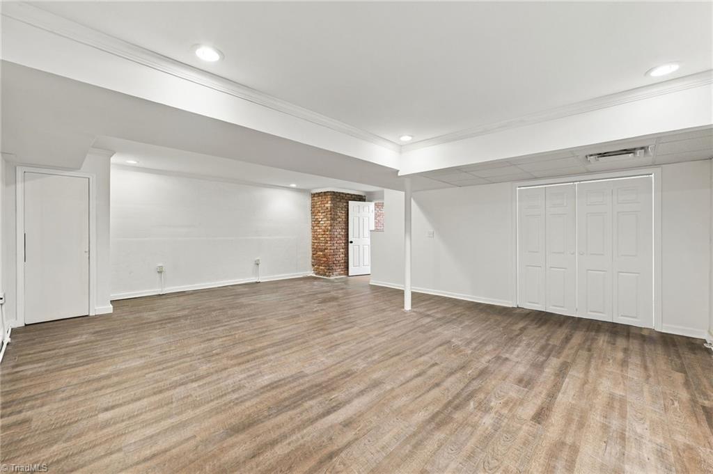 1007 Wellington Street Property Photo 27