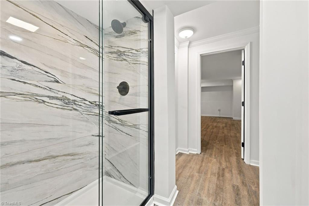 1007 Wellington Street Property Photo 28
