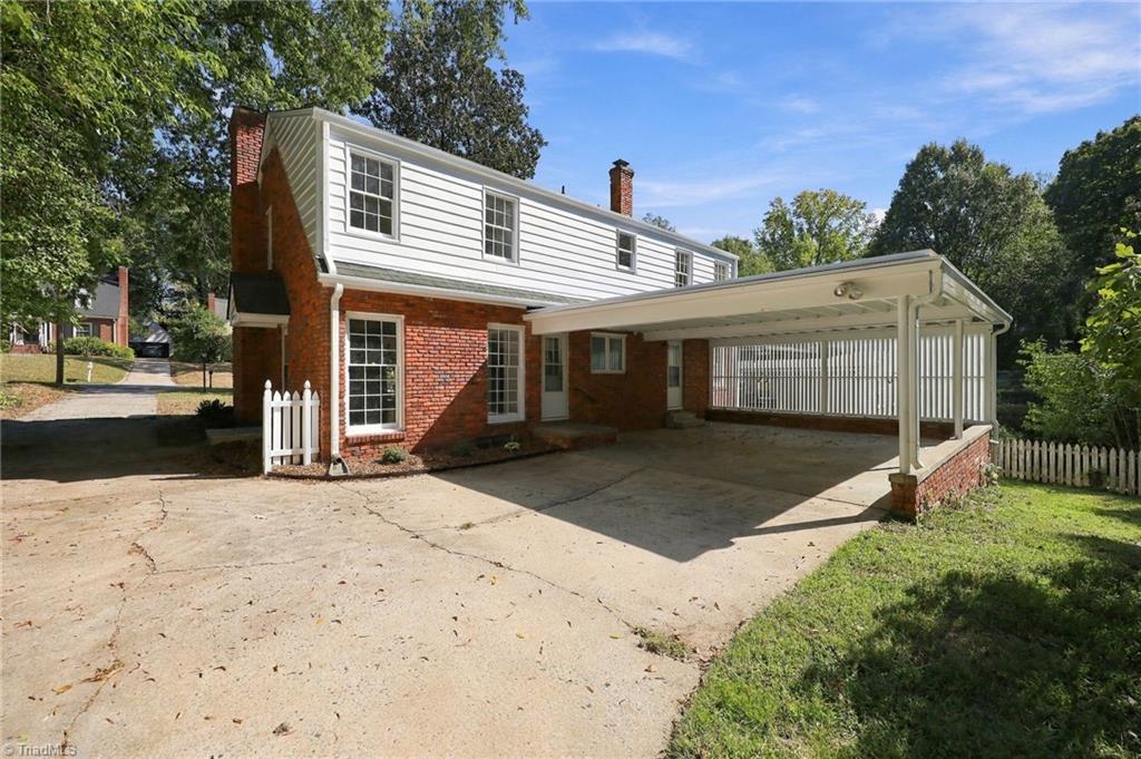 1007 Wellington Street Property Photo 32