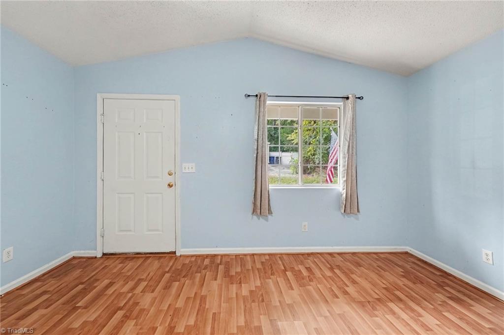 2525 Stratford Crossing Drive Property Photo 4