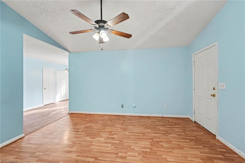 2525 Stratford Crossing Drive Property Photo 8
