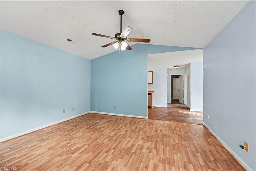 2525 Stratford Crossing Drive Property Photo 9