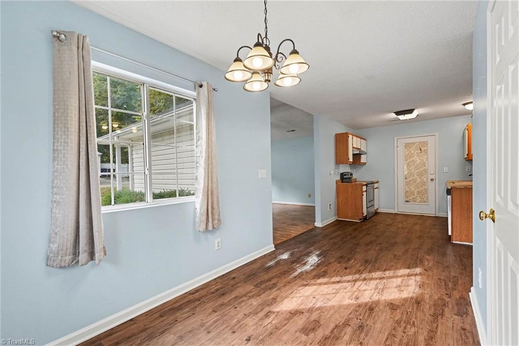 2525 Stratford Crossing Drive Property Photo 11