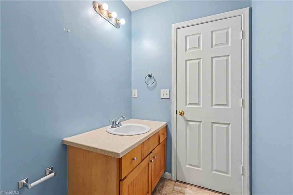 2525 Stratford Crossing Drive Property Photo 33