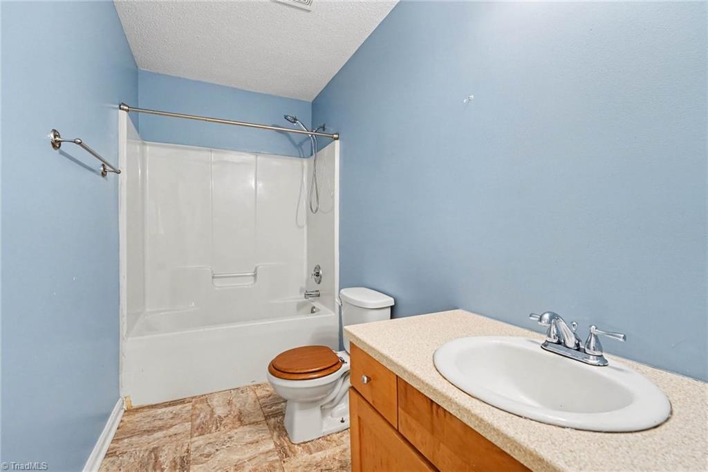 2525 Stratford Crossing Drive Property Photo 35