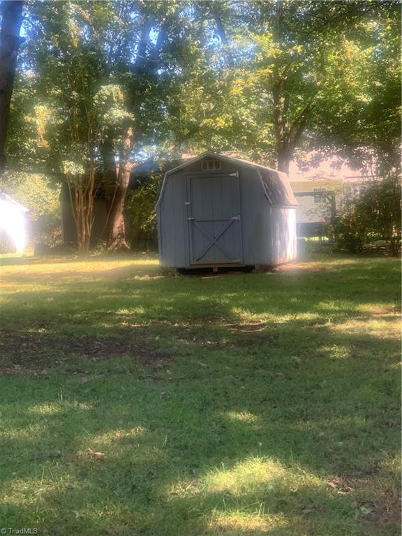 418 Oakland Avenue Property Photo 4