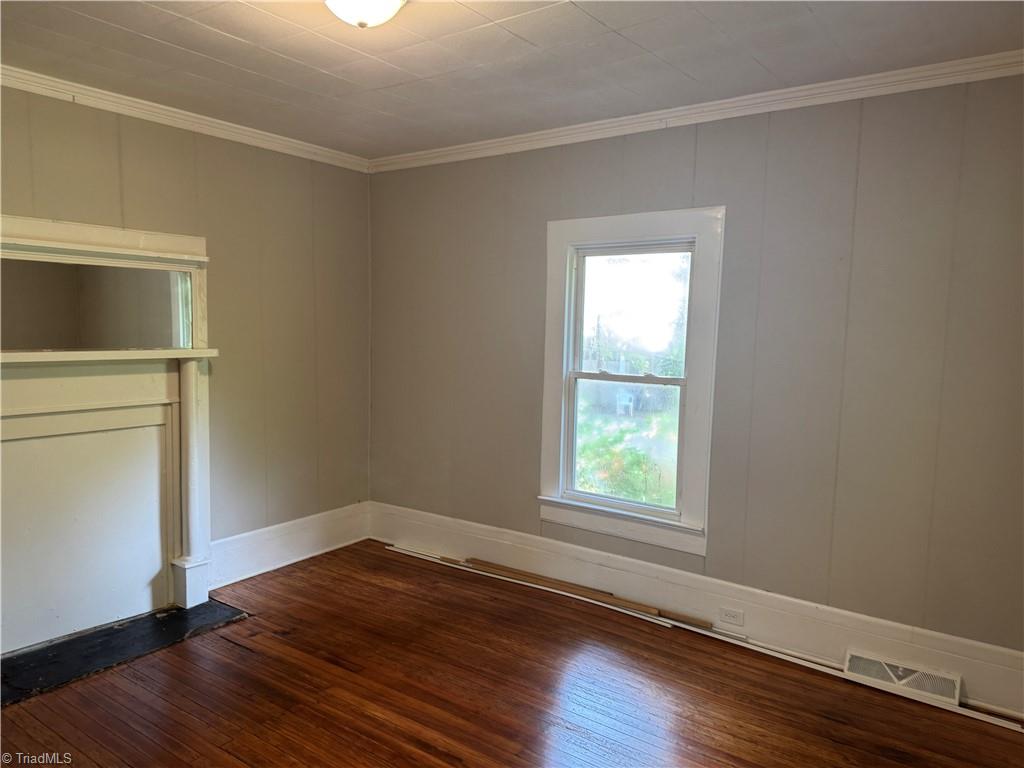4136 Mineral Avenue Property Photo 5