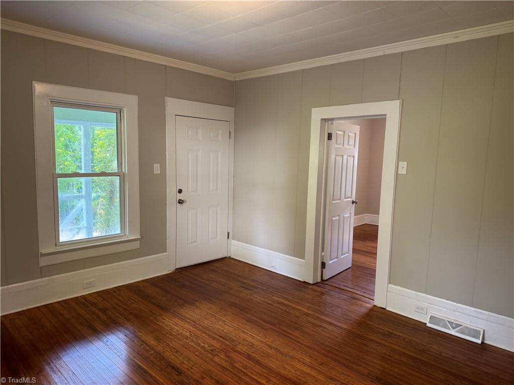 4136 Mineral Avenue Property Photo 6