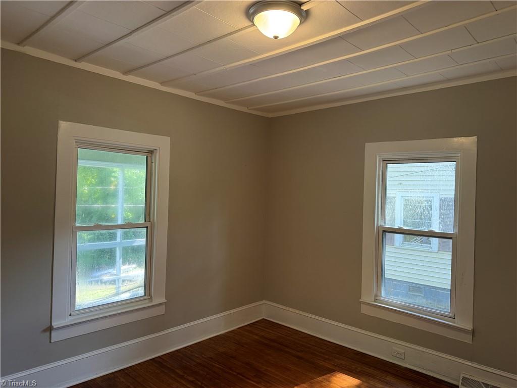 4136 Mineral Avenue Property Photo 7