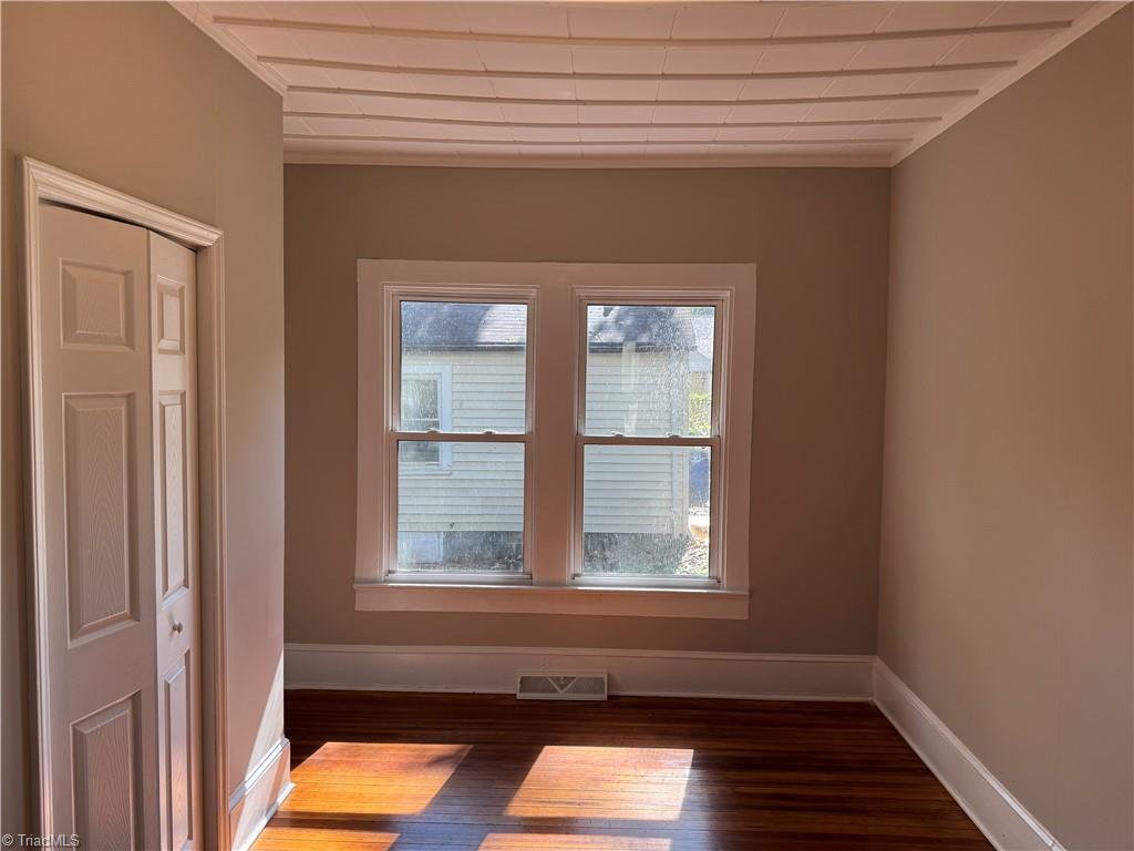 4136 Mineral Avenue Property Photo 9