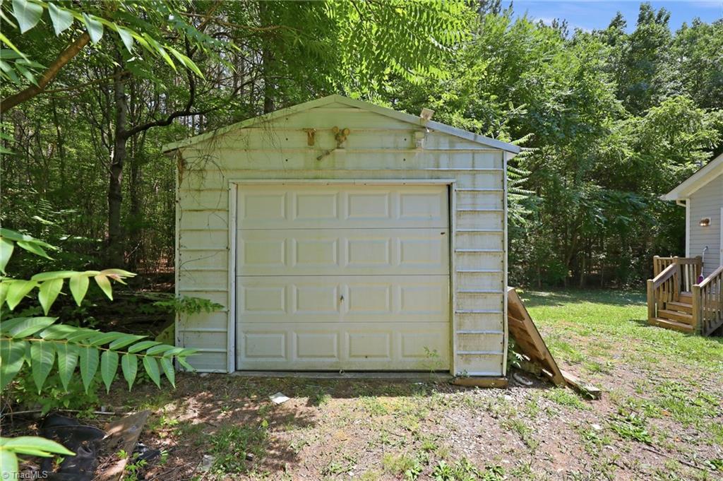 212 Lakeview Drive Property Photo 20