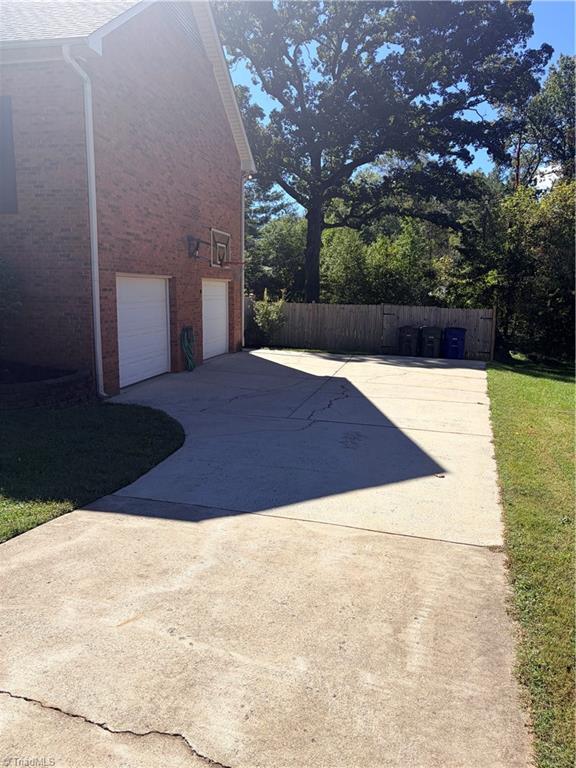 374 Lucinda Lane Property Photo 4