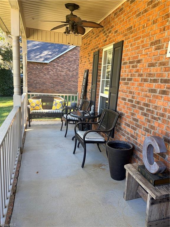 374 Lucinda Lane Property Photo 5