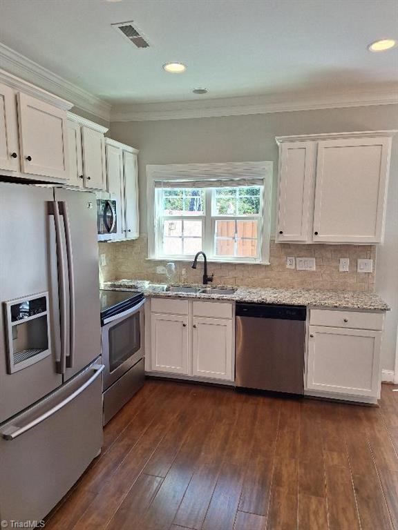 203 Zurich Court Property Photo 6