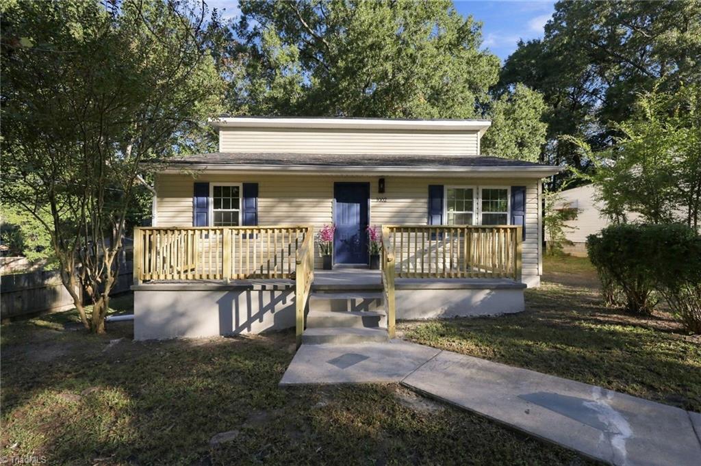 1002 Louis Street Property Photo 1