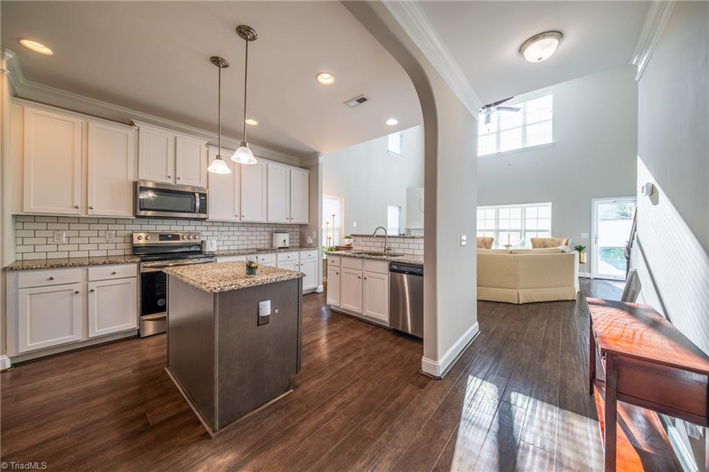 6708 Barton Creek Drive Property Photo 13