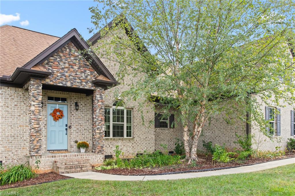 7505 Aspen Grove Drive Property Photo 2