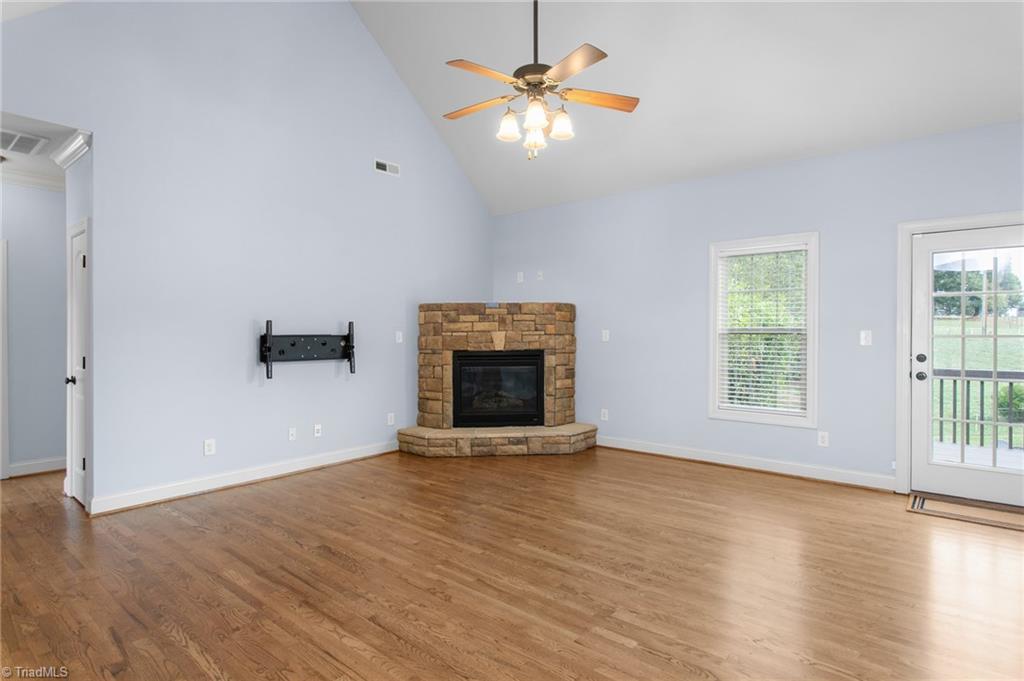 7505 Aspen Grove Drive Property Photo 4