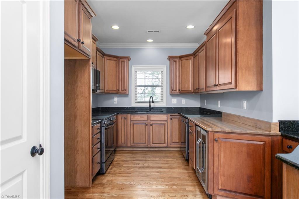 7505 Aspen Grove Drive Property Photo 14