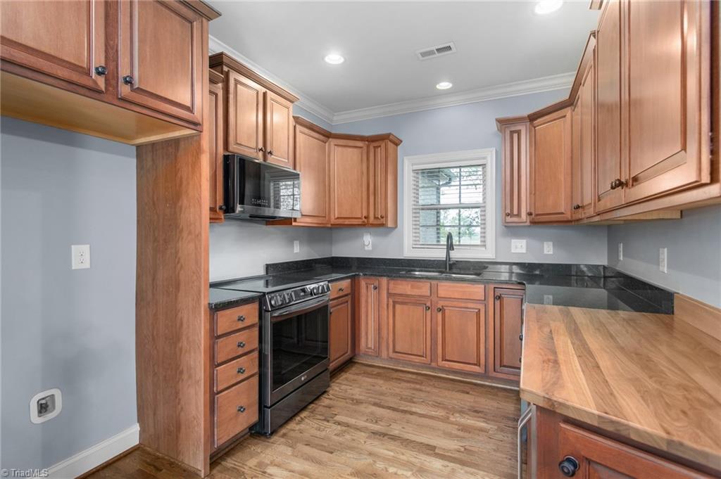 7505 Aspen Grove Drive Property Photo 15