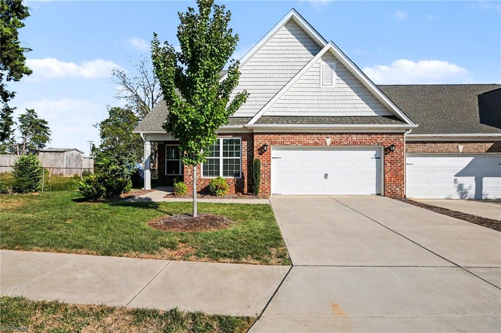 401 Mountain Grove Lane Property Photo 3