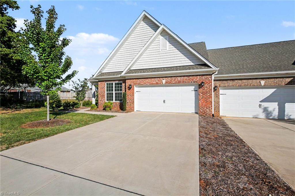 401 Mountain Grove Lane Property Photo 4