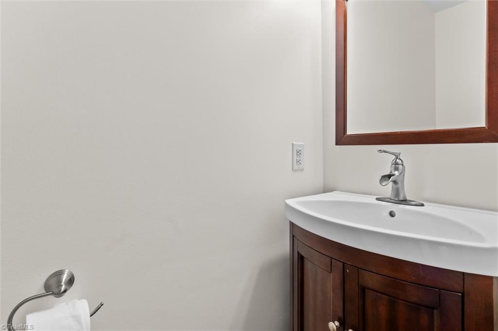 717 Greenhill Road Property Photo 32