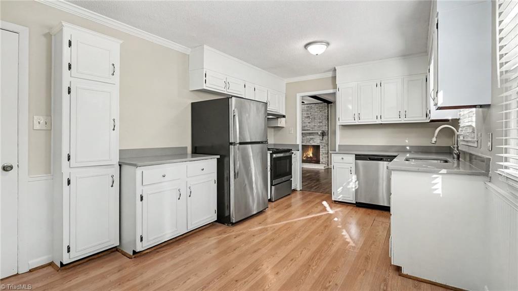 1035 Gales Avenue Property Photo 9