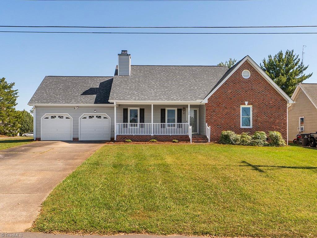 305 Lorraine Drive Property Photo 1