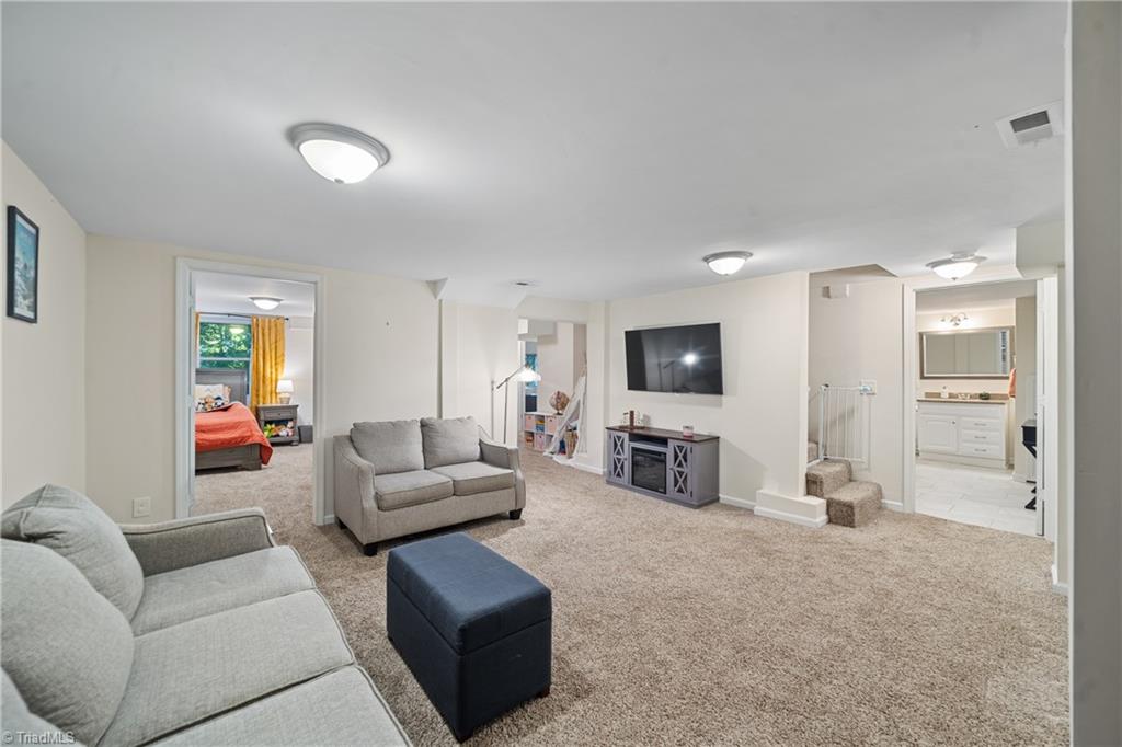 1115 Madison Avenue Property Photo 24