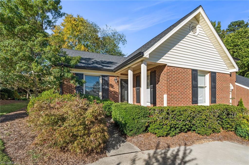 1734 Ternberry Road Property Photo 4