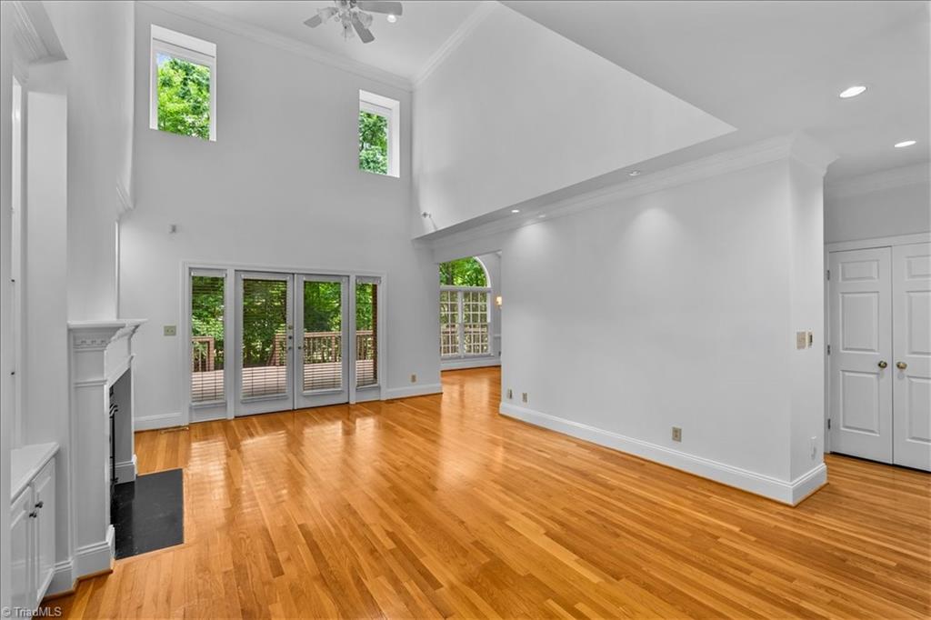709 Bruton Place Property Photo 4