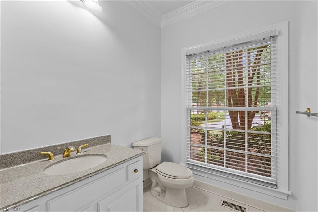 709 Bruton Place Property Photo 27