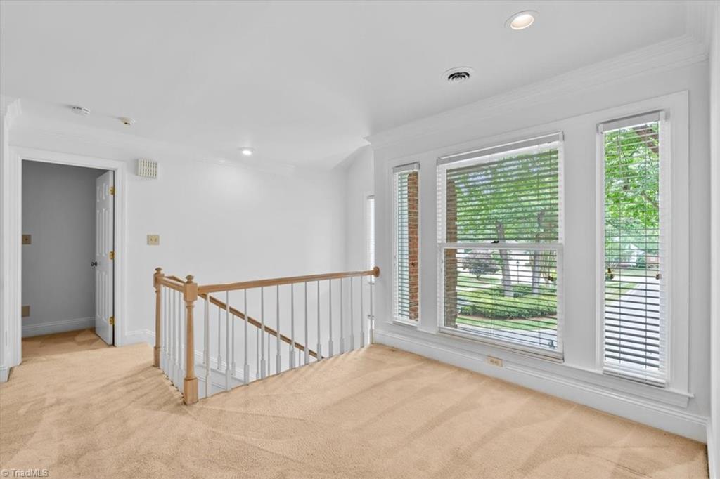 709 Bruton Place Property Photo 29