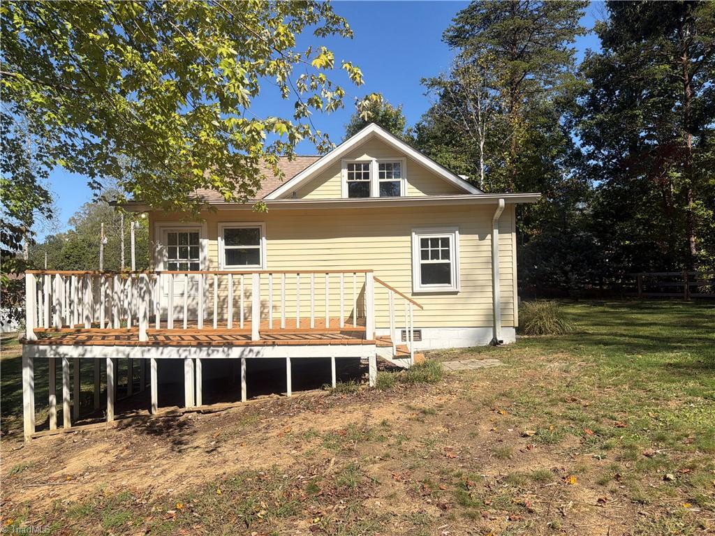 8912 Blue Hill Drive Property Photo 2