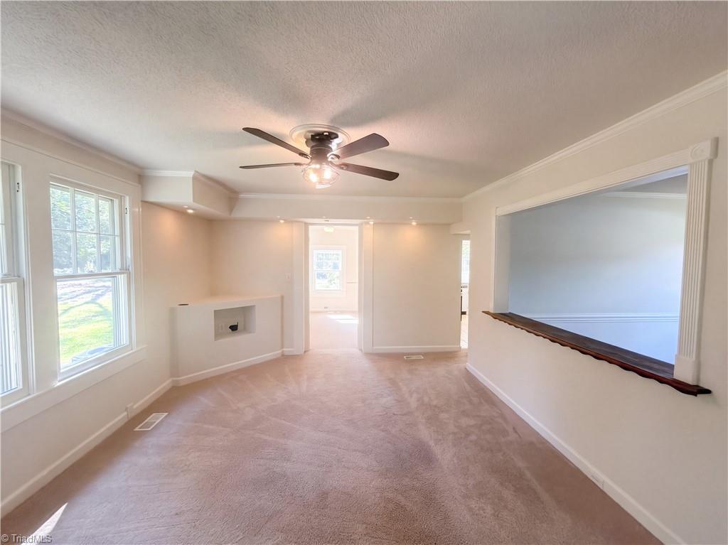 8912 Blue Hill Drive Property Photo 4