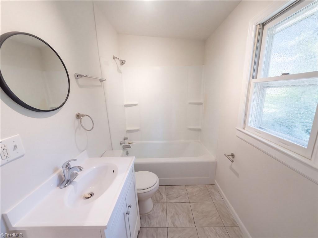 8912 Blue Hill Drive Property Photo 12